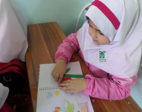 بزرگداشت مقام مادر شهید در کلاس خانم قائمی
