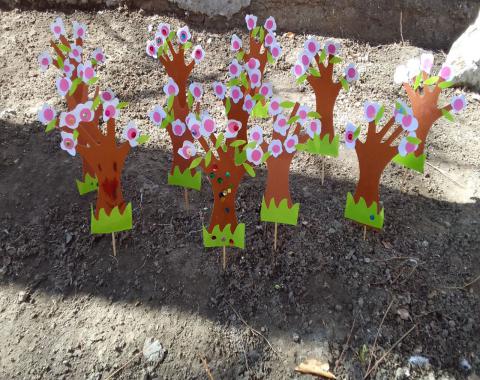 کاشت نهال توسط نوآموزان به مناسبت روز درختکاری