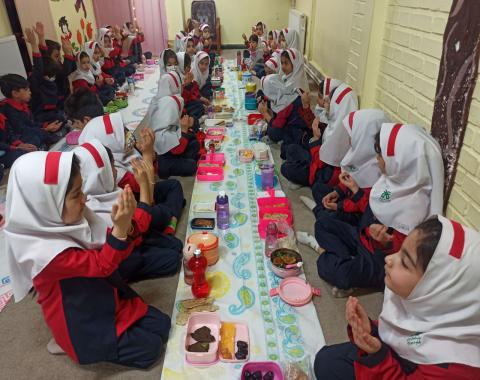 آشنایی نوآموزان دختر با ماه مبارک رمضان و روزه داری برگرفته از کتاب ارزشمند آداب و ادب